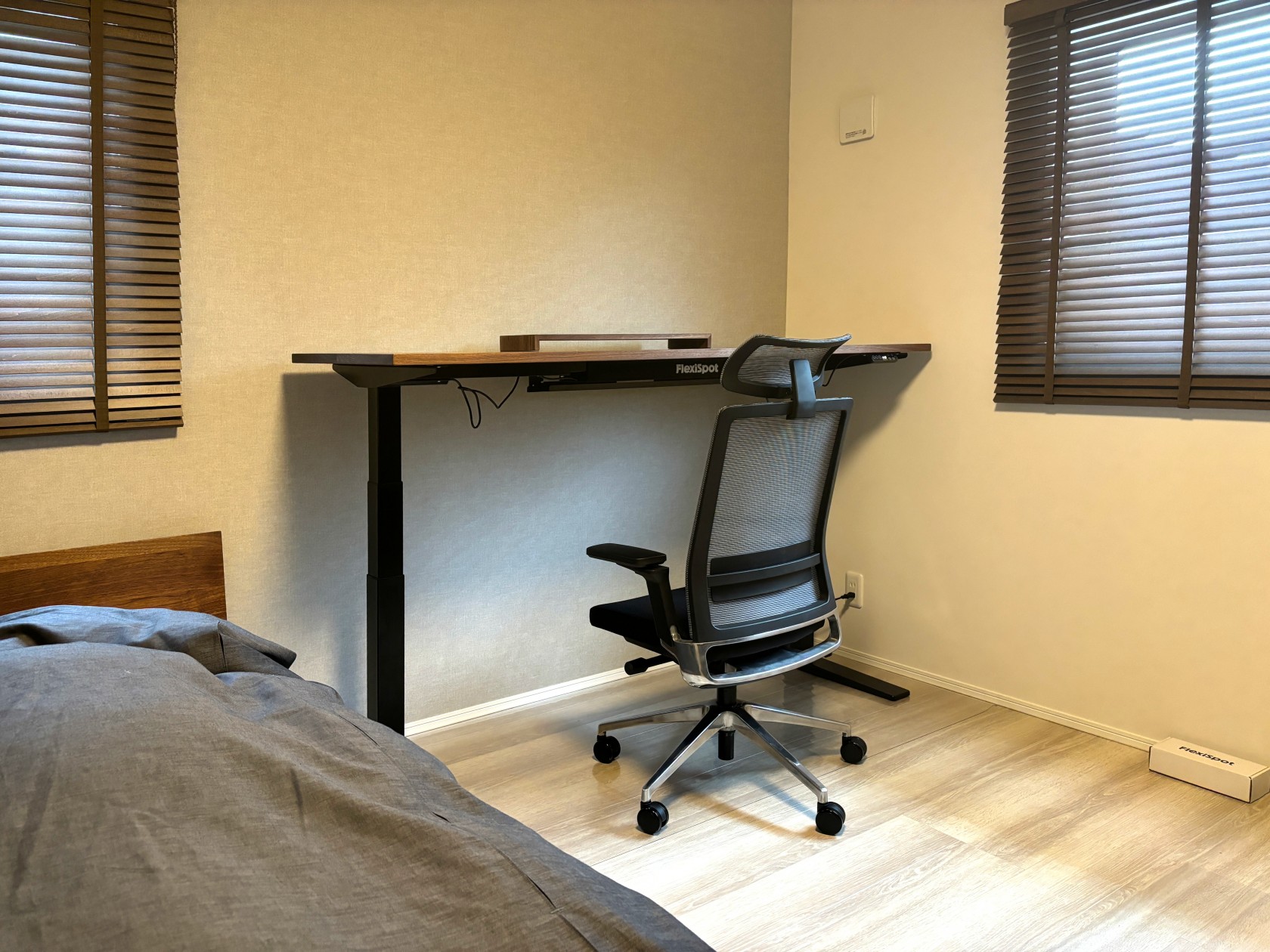 Full Order Desk